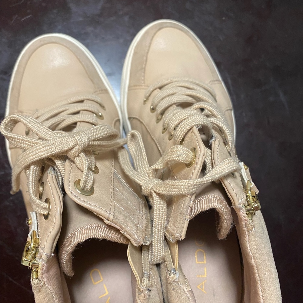 Shoes - Picture 5 of 6
